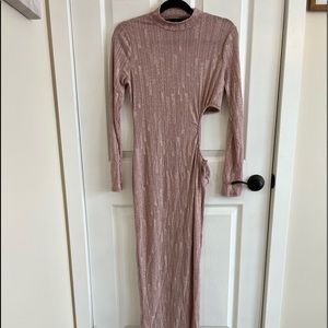 Women Maxi long sleeves dress.